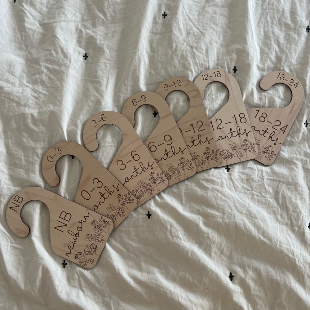 Wooden Nursery Clothes Dividers NB-24M